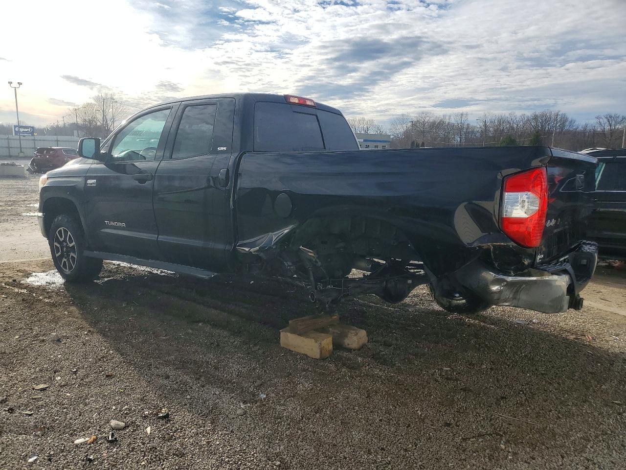 2017 Toyota Tundra SR5