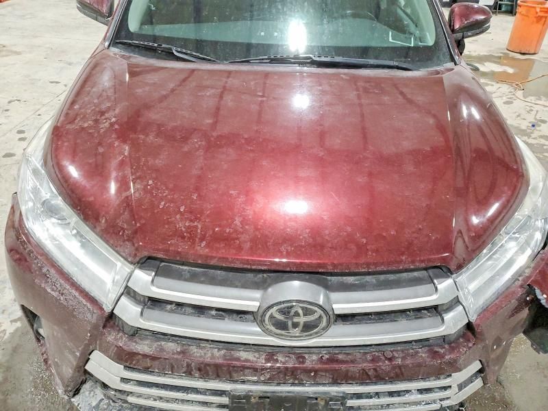 2018 Toyota Highlander le