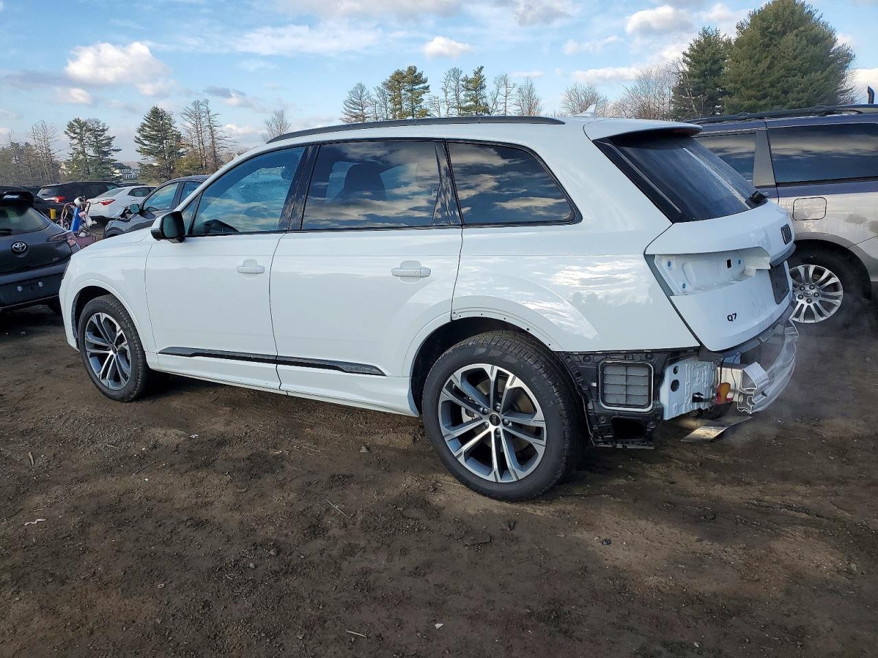 2025 Audi Q7 Premium