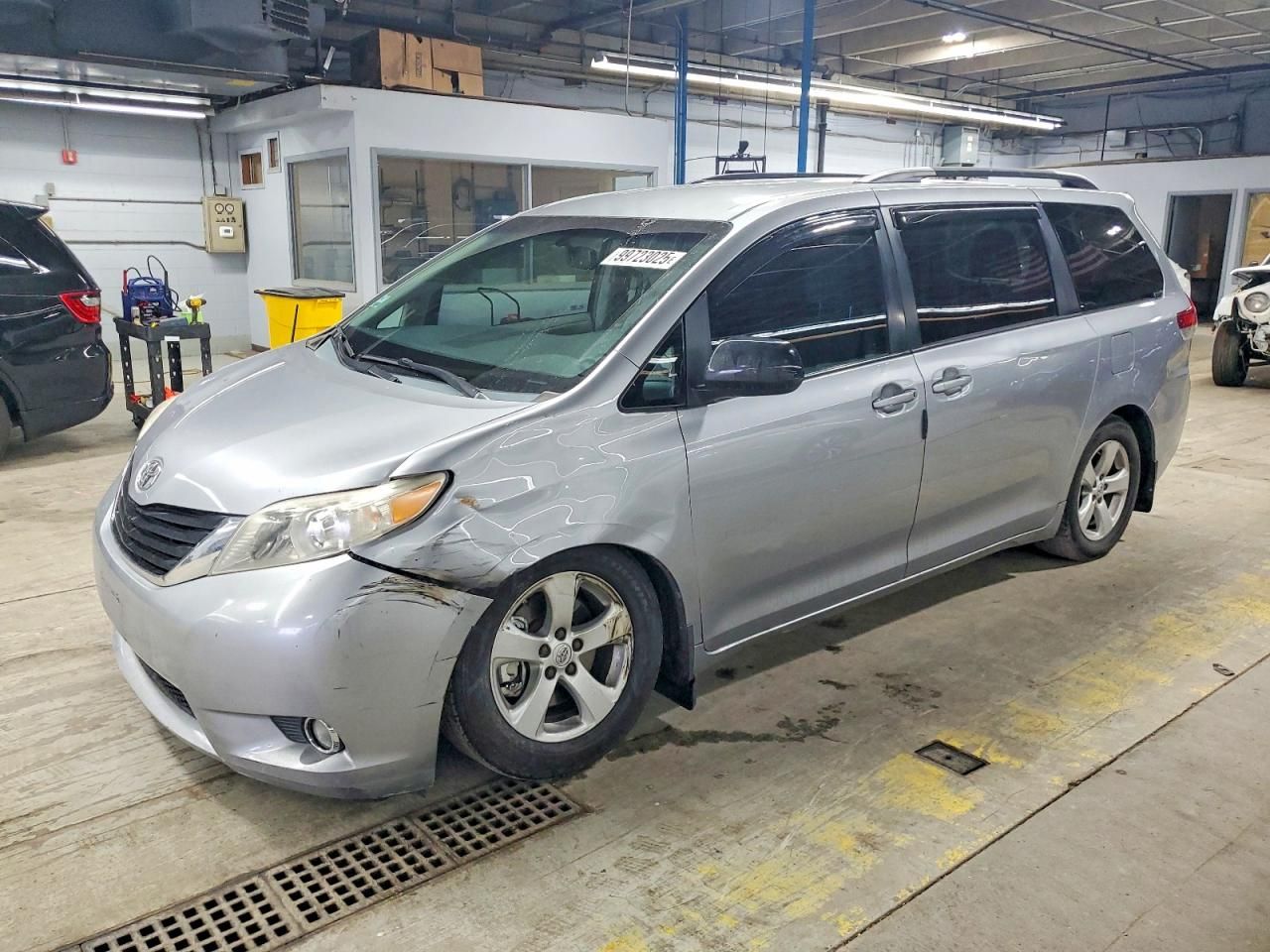 2013 Toyota Sienna le