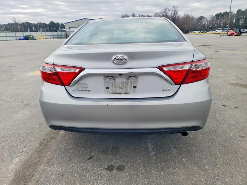 2016 Toyota Camry le