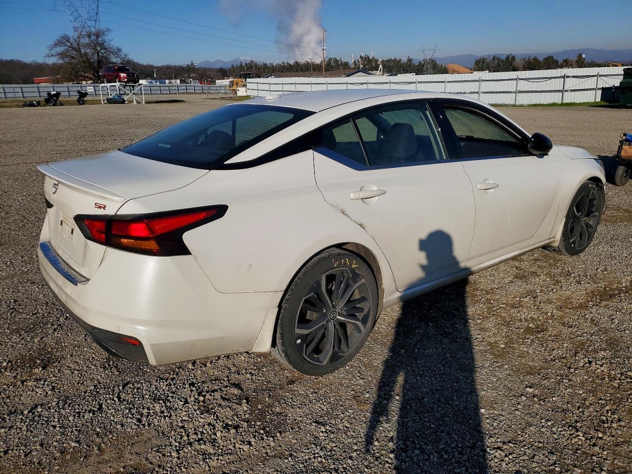 2023 Nissan Altima sr