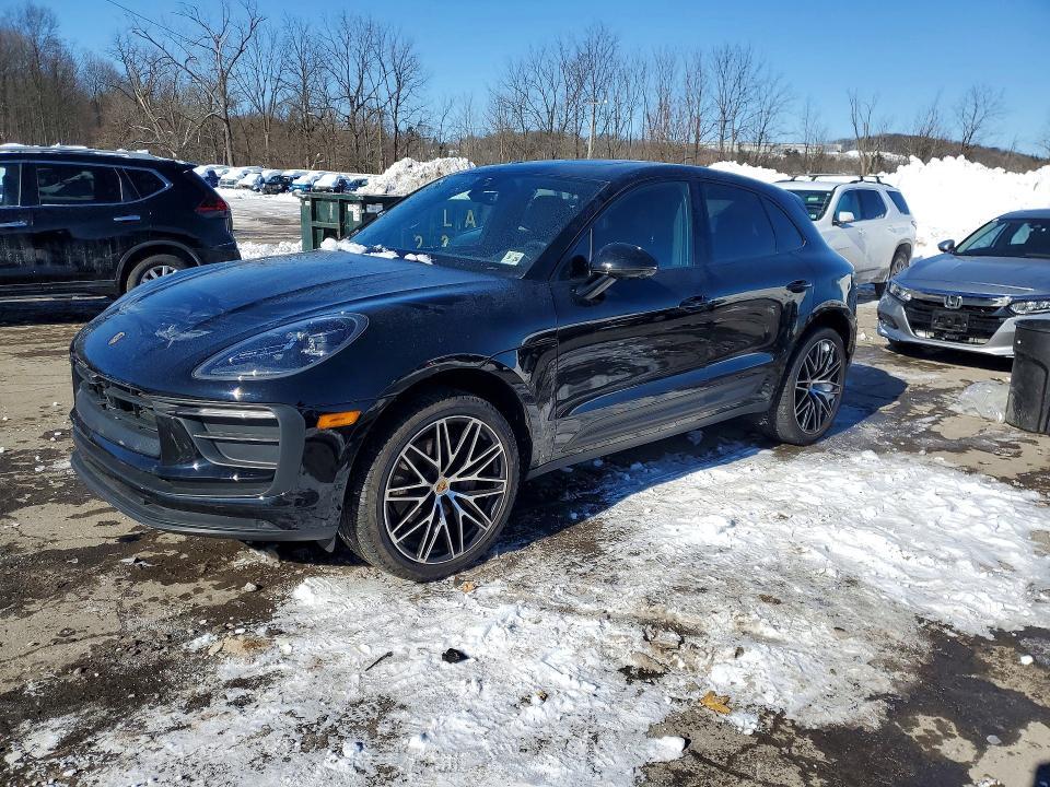 2023 Porsche Macan Base