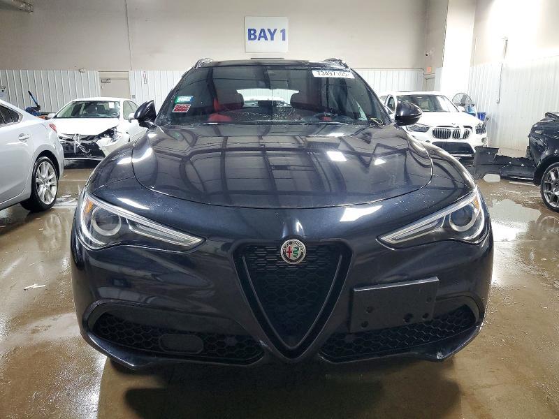 2023 Alfa Romeo Stelvio Sprint