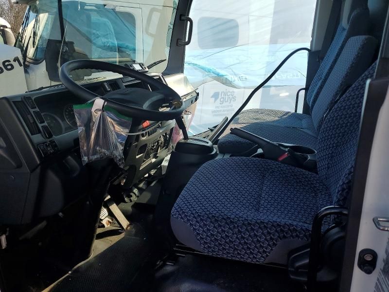 2023 Isuzu NRR Refrigerated BOX Truck