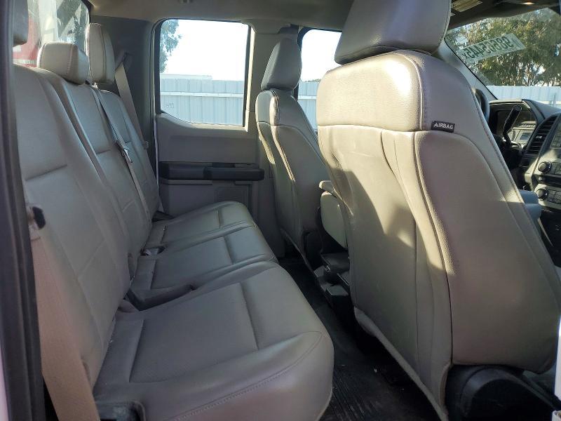 2017 Ford F350 Super Duty Utility / Service Truck