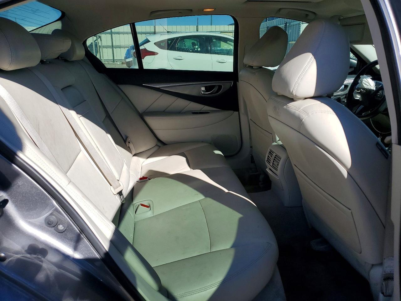 2015 Infinity Q50