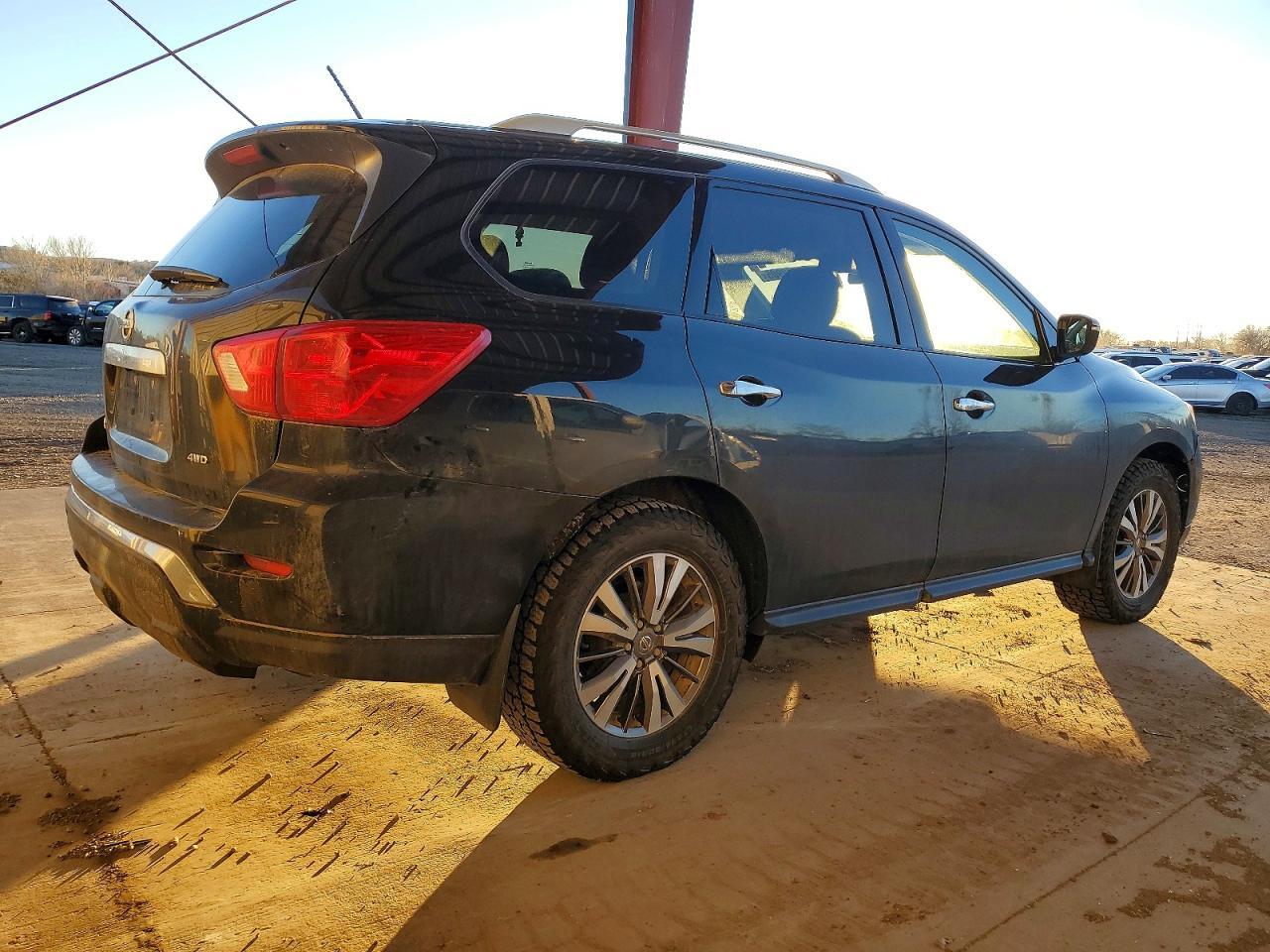 2018 Nissan Pathfinder s