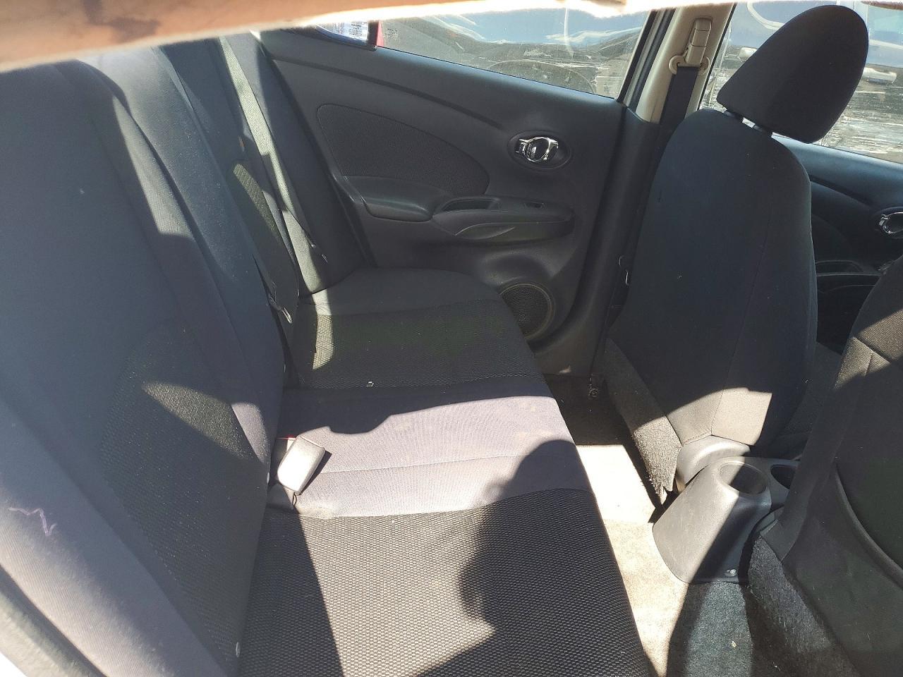 2012 Nissan Versa s