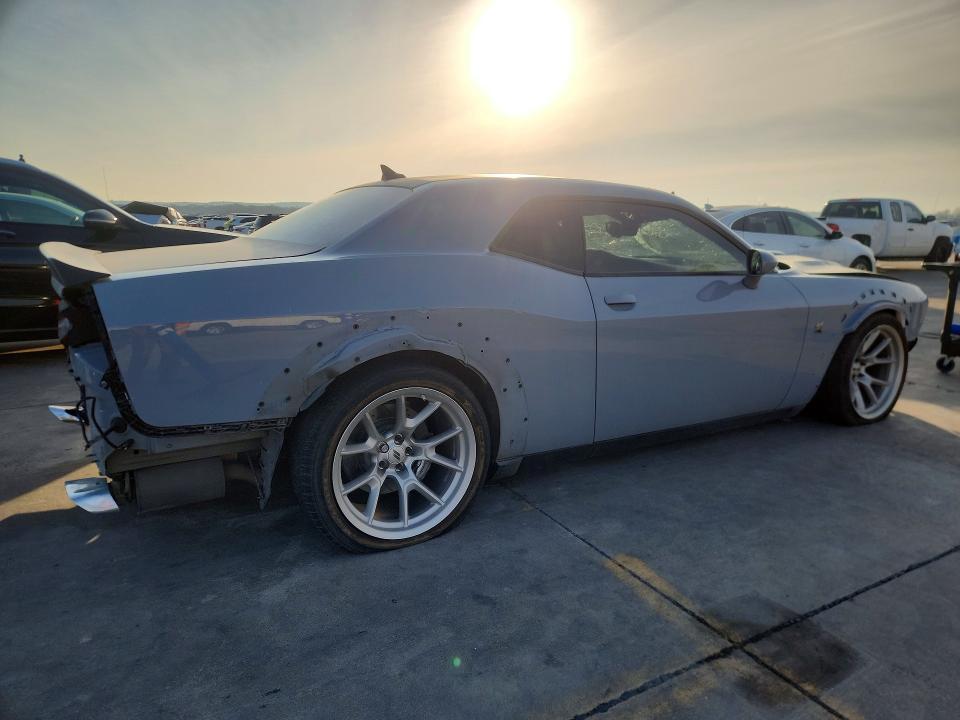 2020 Dodge Challenger r