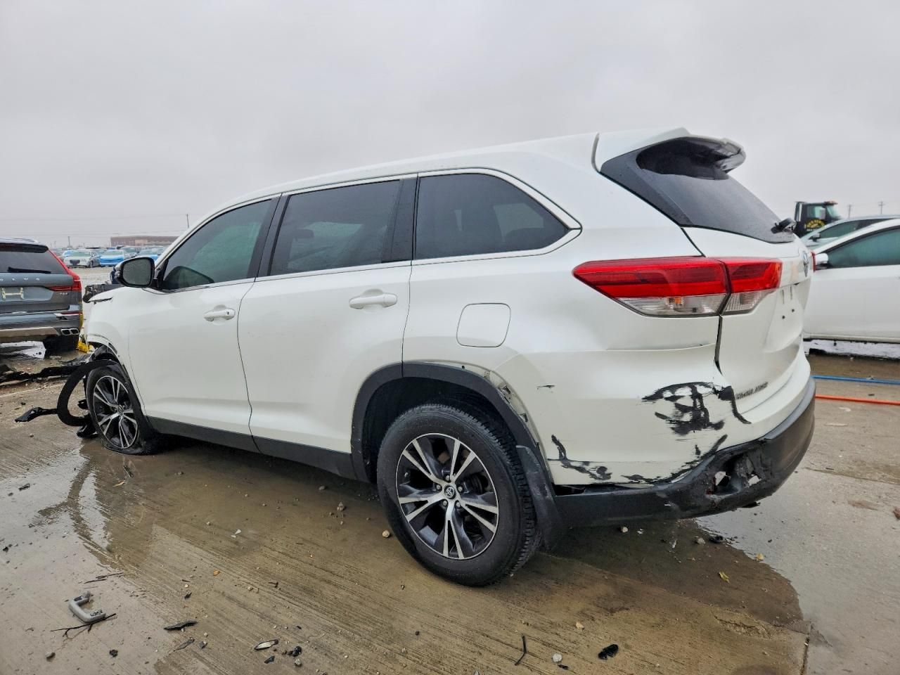 2019 Toyota Highlander le
