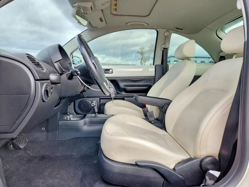 2008 Volkswagen New Beetle Triple White