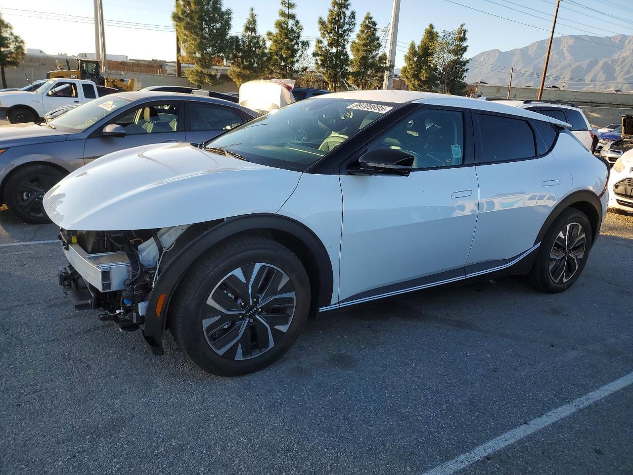 2024 KIA EV6 Light