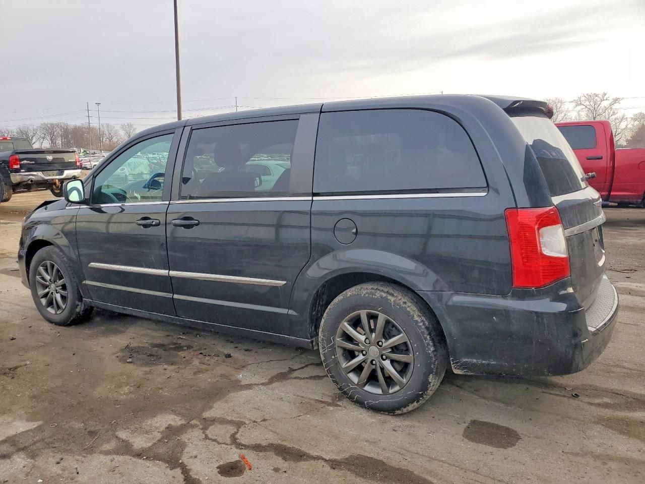 2014 Chrysler Town & Country s