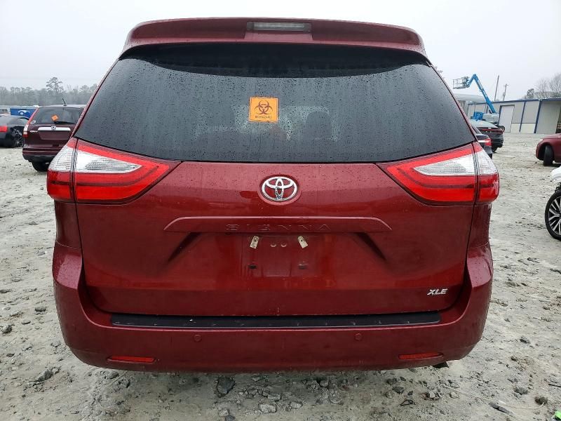 2017 Toyota Sienna xle