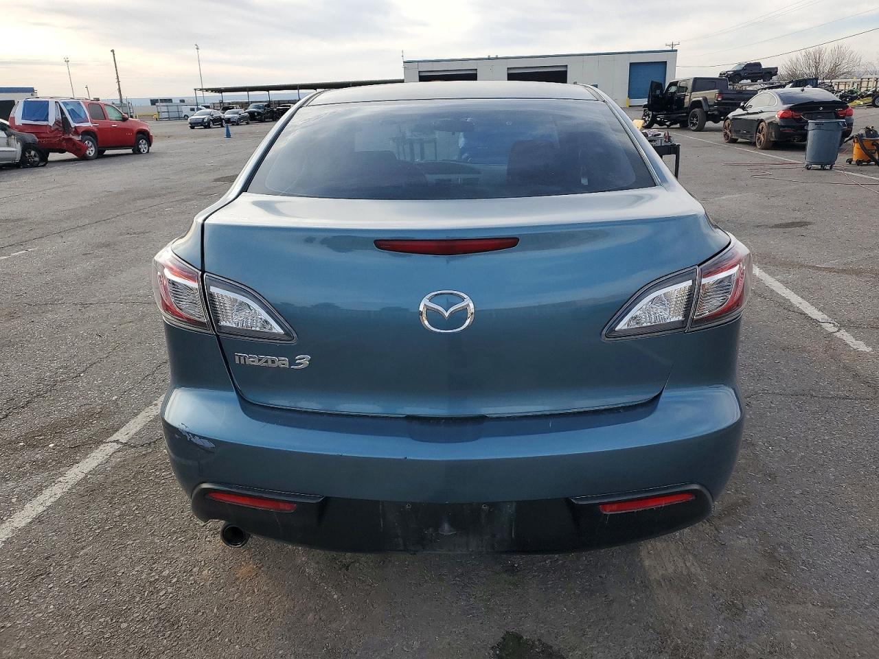 2011 Mazda 3 I