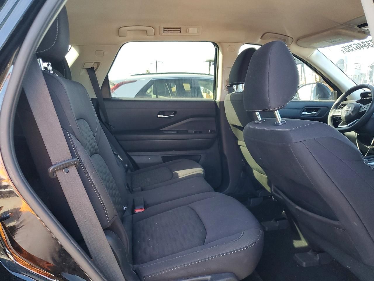 2022 Nissan Pathfinder s