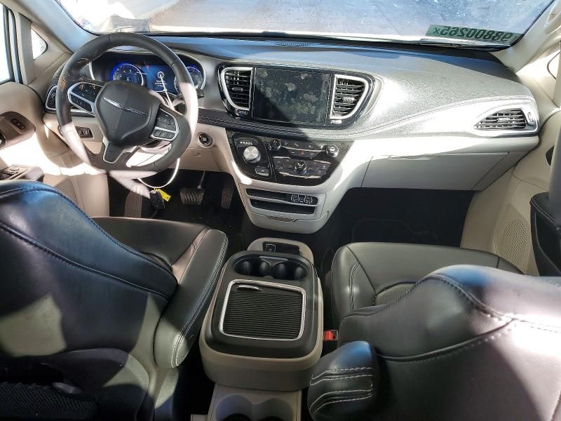 2023 Chrysler Town & Country