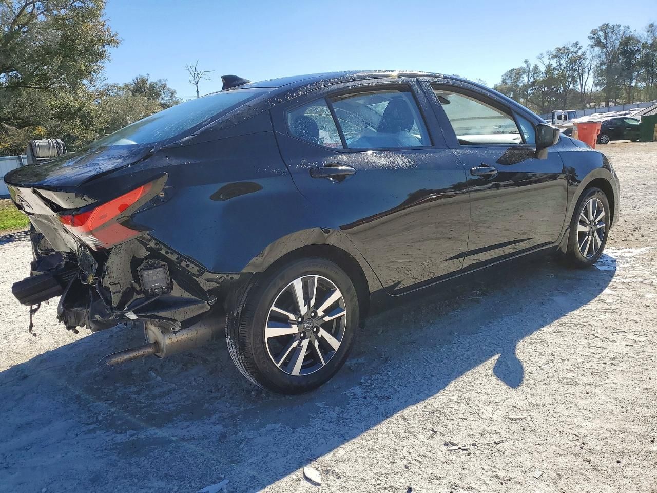 2025 Nissan Versa sv