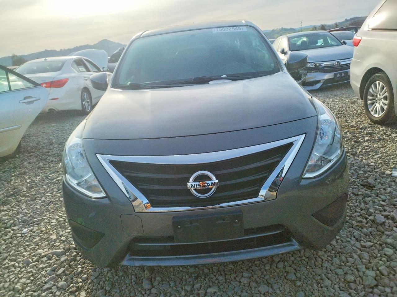 2019 Niss Versa