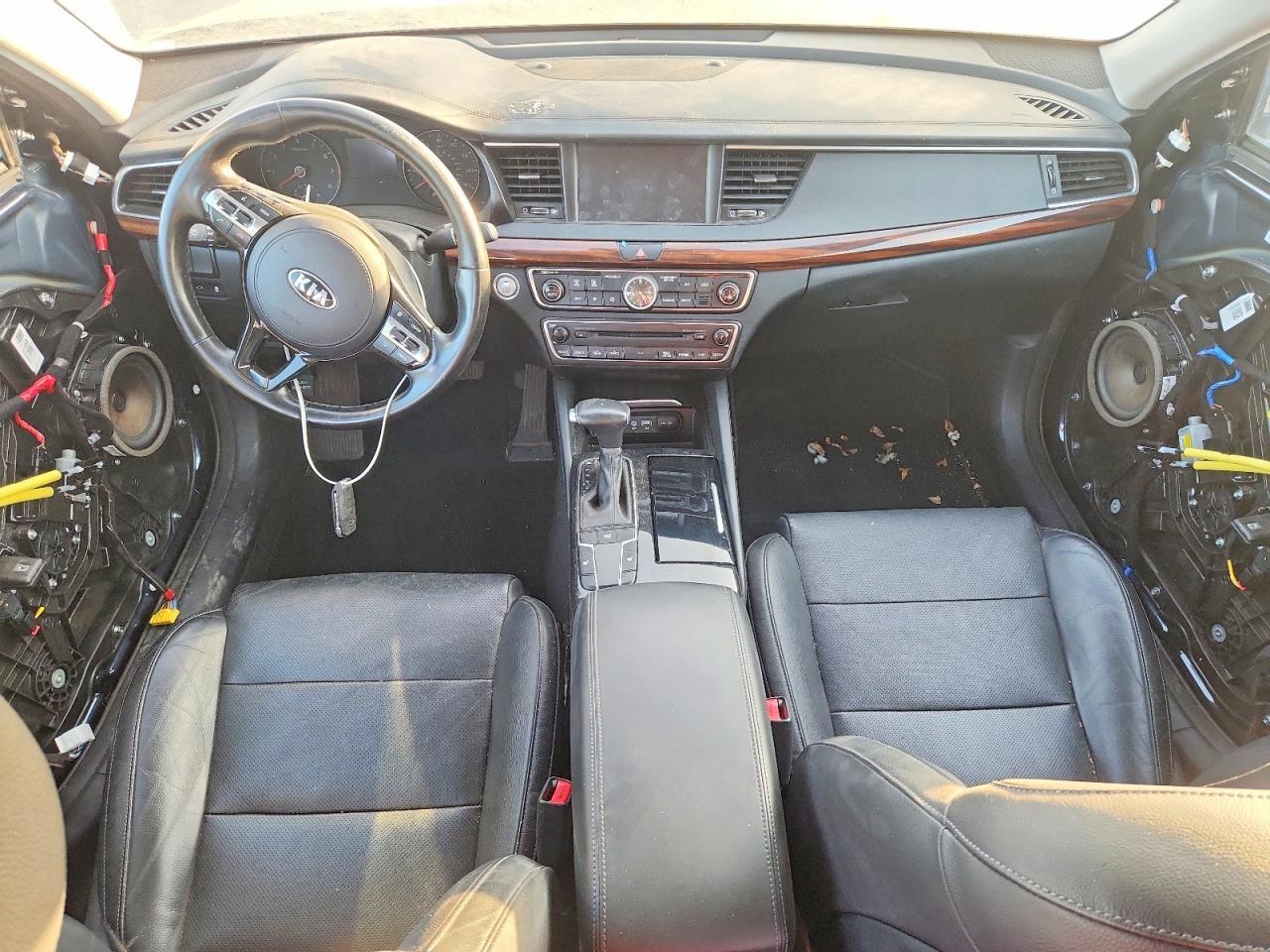 2018 KIA Cadenza Premium