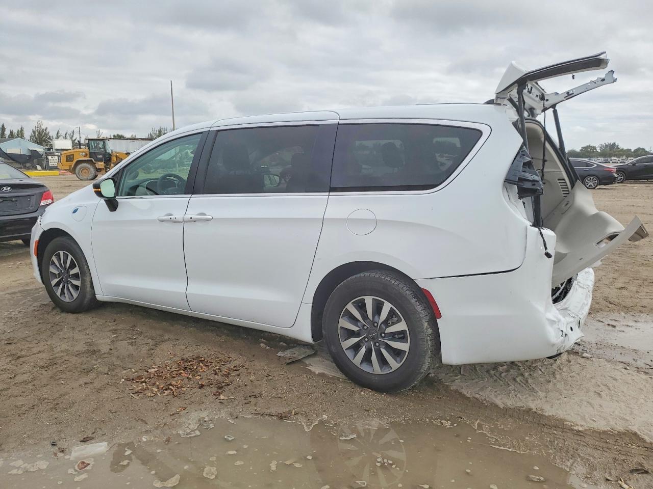 2024 Chrysler Pacifica Hybrid Select