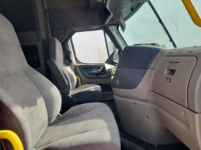 2018 Freightliner Cascadia 125 Semi Truck