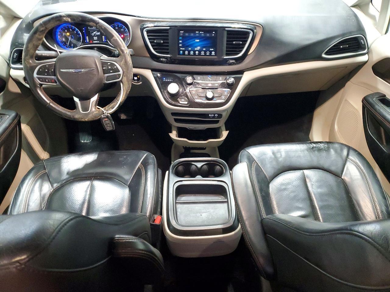 2018 Chrysler Pacifica Touring l