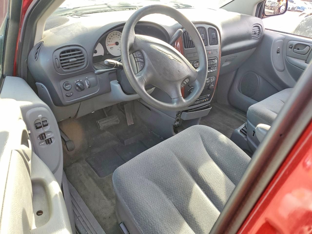 2005 Chrysler Town & Country