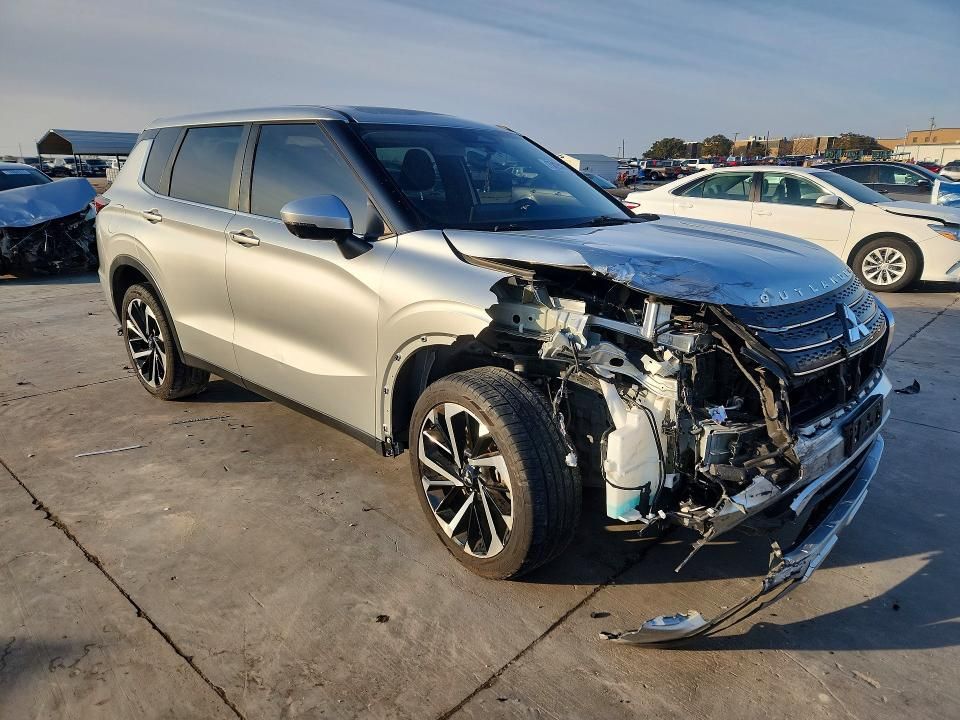 2022 Mitsubishi Outlander se