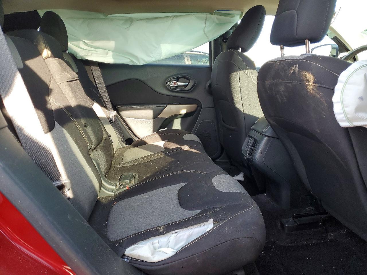 2017 Jeep Cherokee Sport