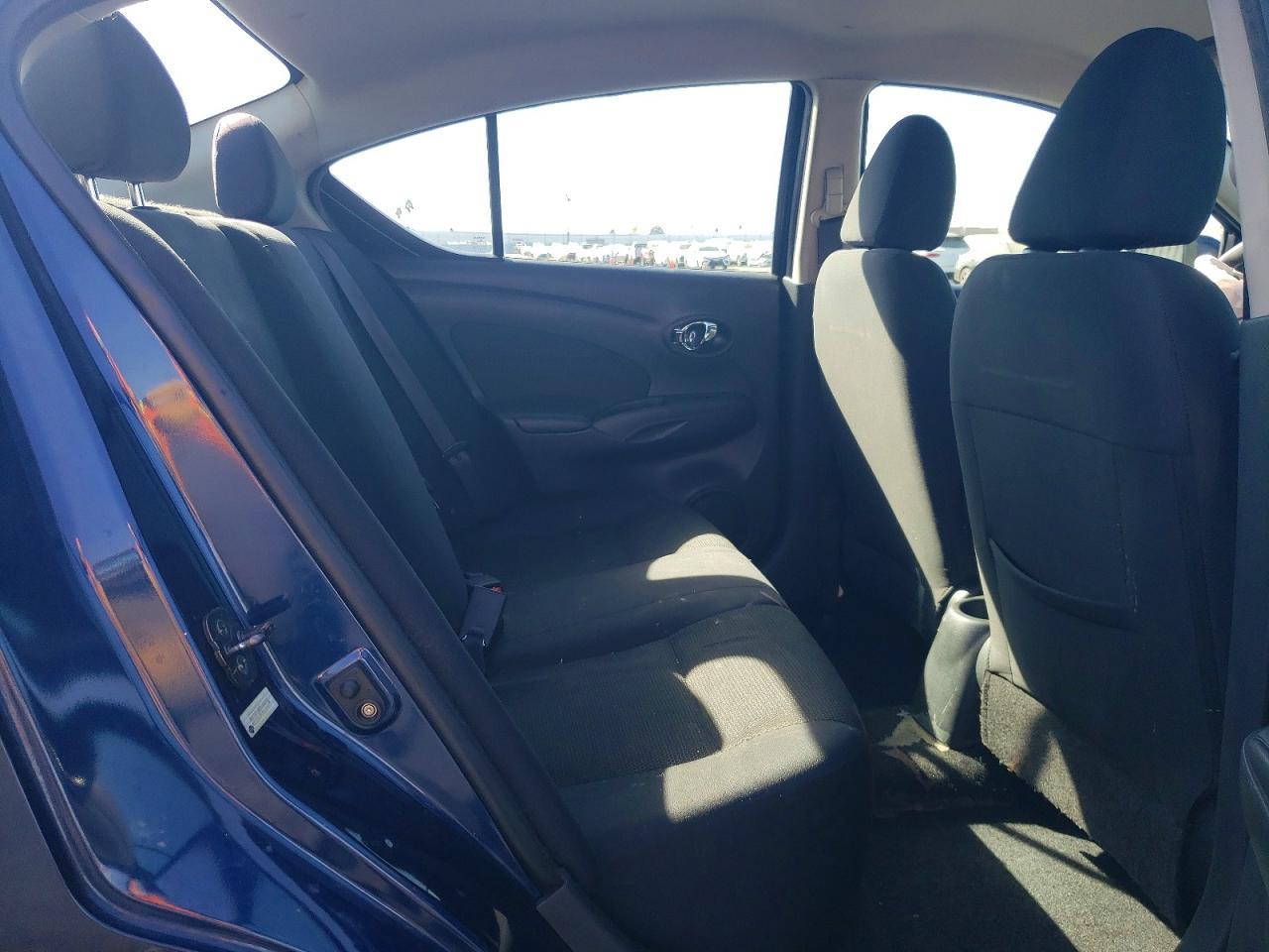 2013 Nissan Versa s