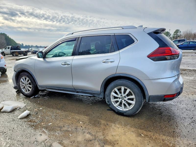 2018 Nissan Rogue sv