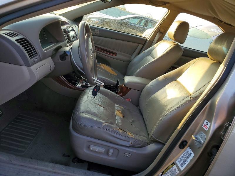 2004 Toyota Camry le