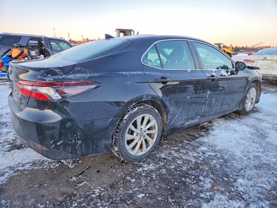 2021 Toyota Camry le