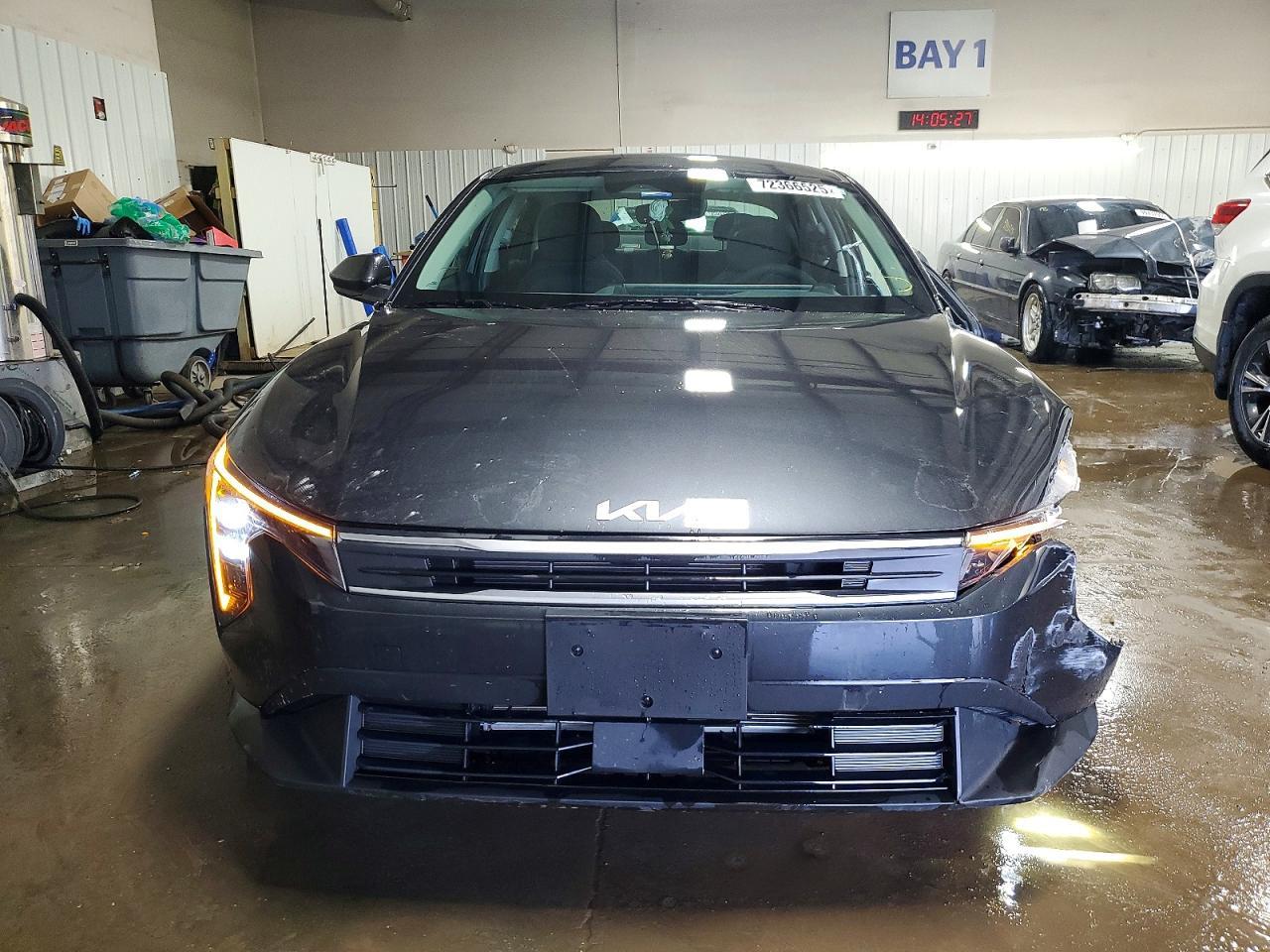 2025 KIA K4 lx