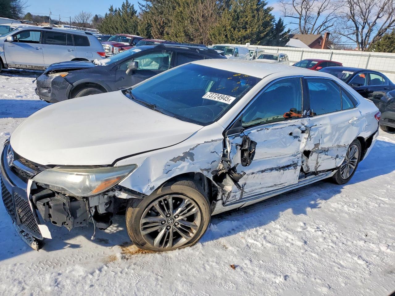 2016 Toyota Camry le