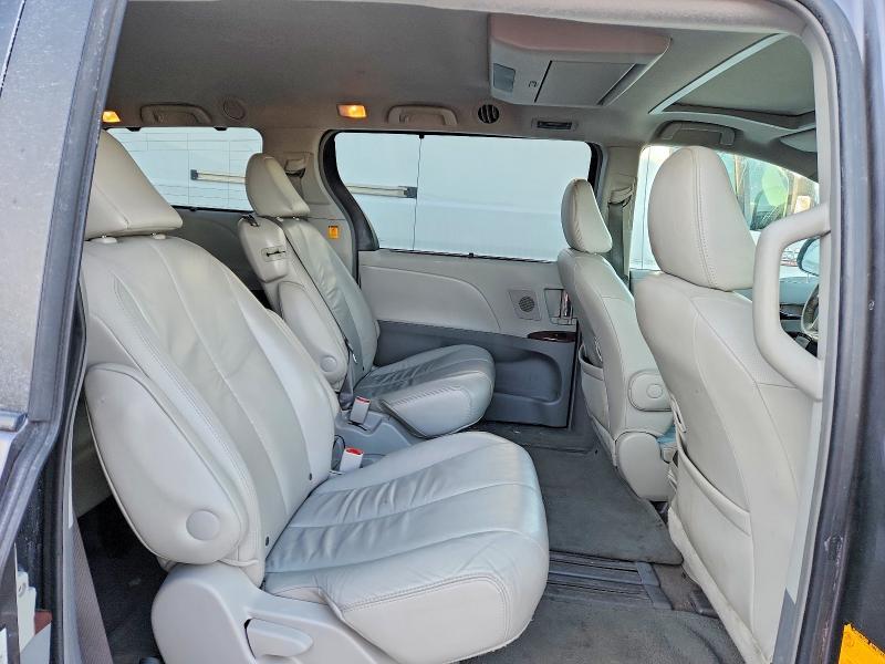 2011 Toyota Sienna xle