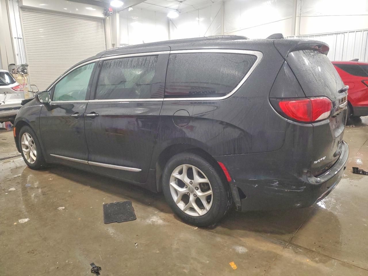 2017 Chrysler Pacifica Touring l