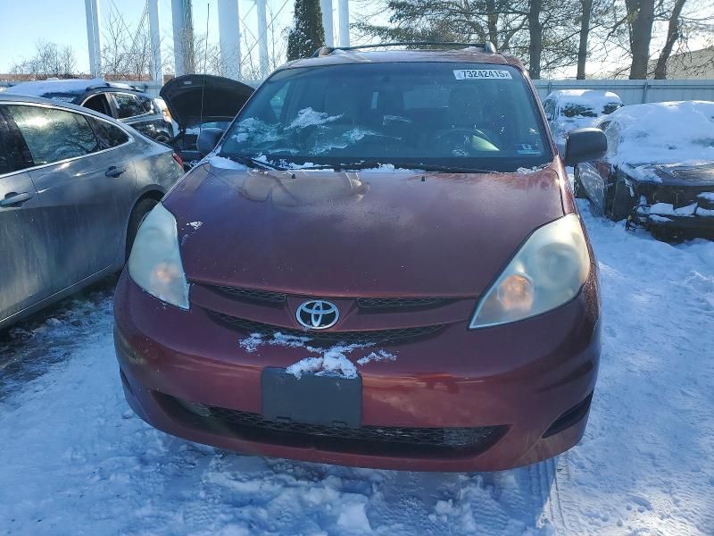 2010 Toyota Sienna ce