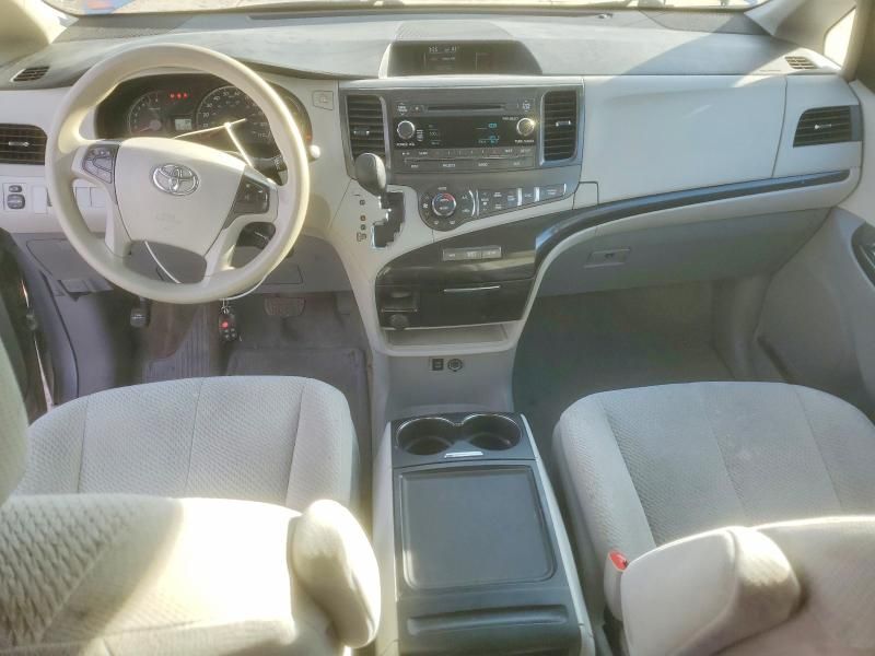 2014 Toyota Sienna le