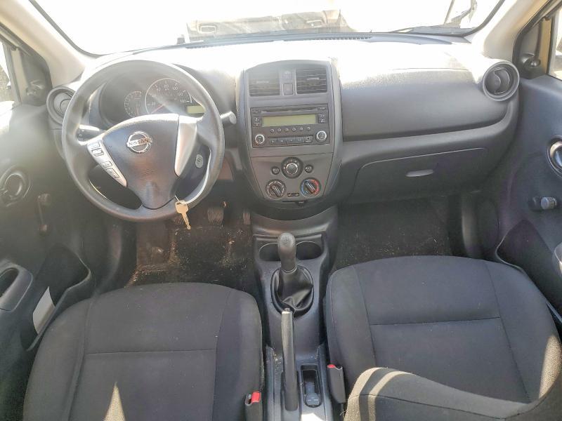2015 Niss Versa s