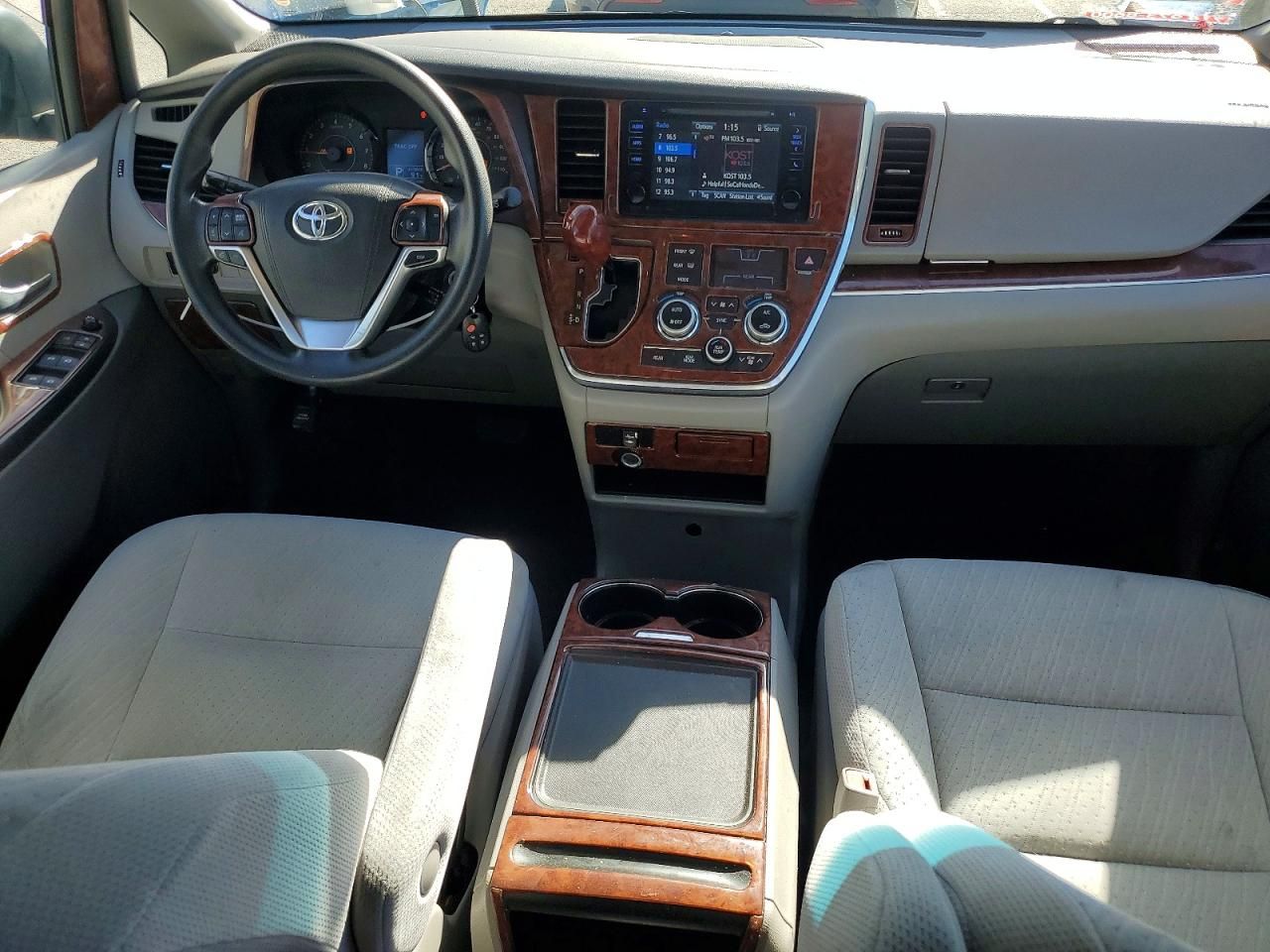 2016 Toyota Sienna le