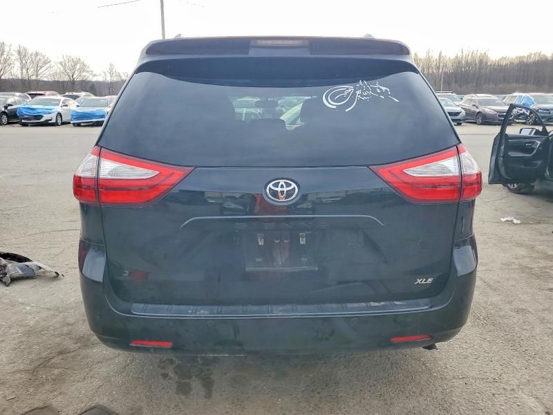 2017 Toyota Sienna xle