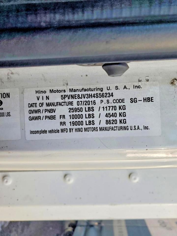 2017 Hino 268 BOX Truck