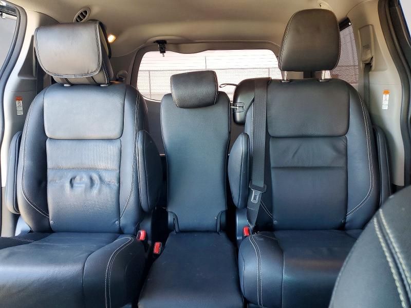 2020 Toyota Sienna se