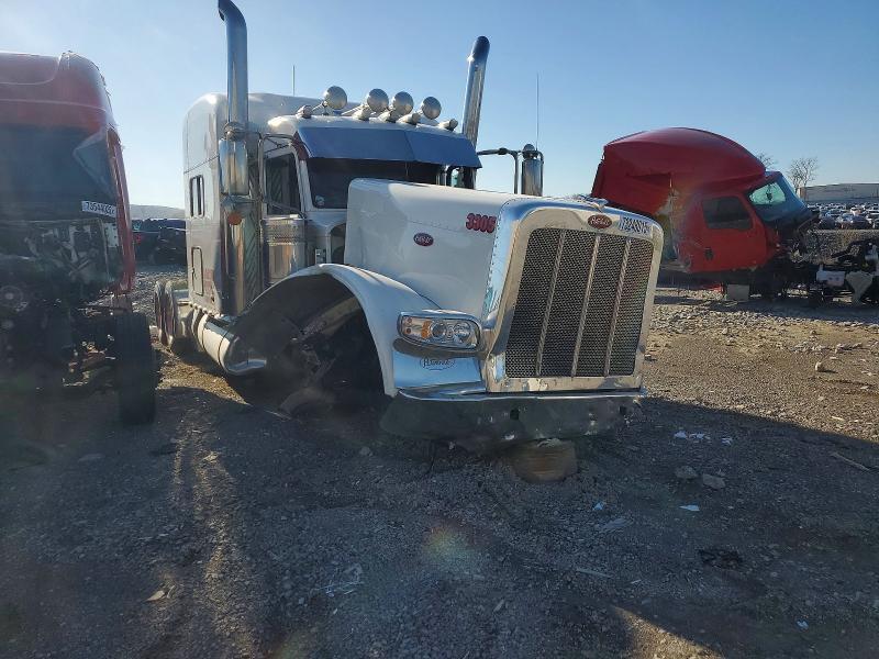 2018 Peterbilt 579 Semi Truck