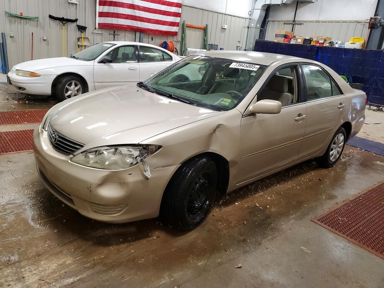 2005 Toyota Camry le