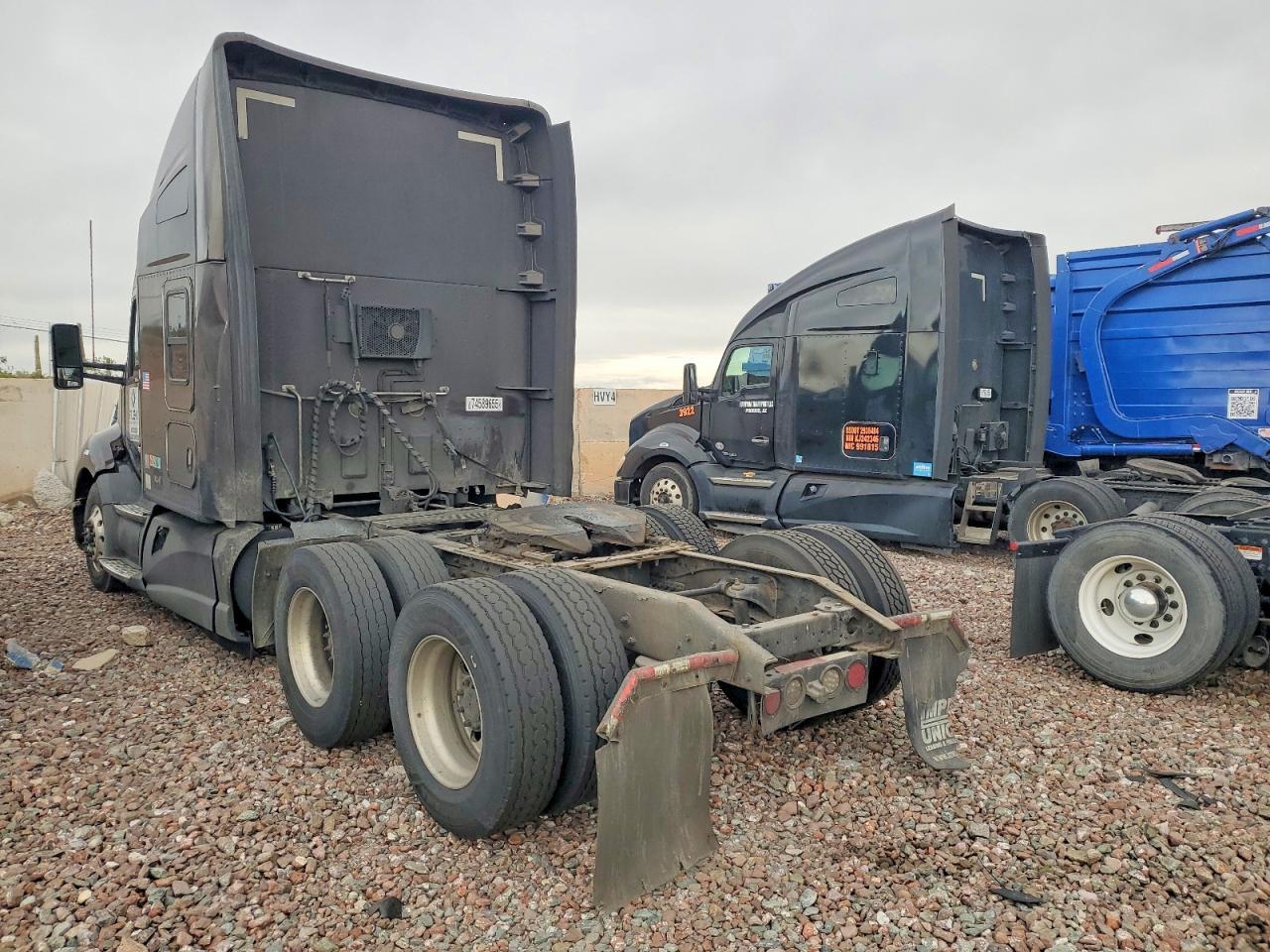 2015 Kenworth T680 Semi Truck