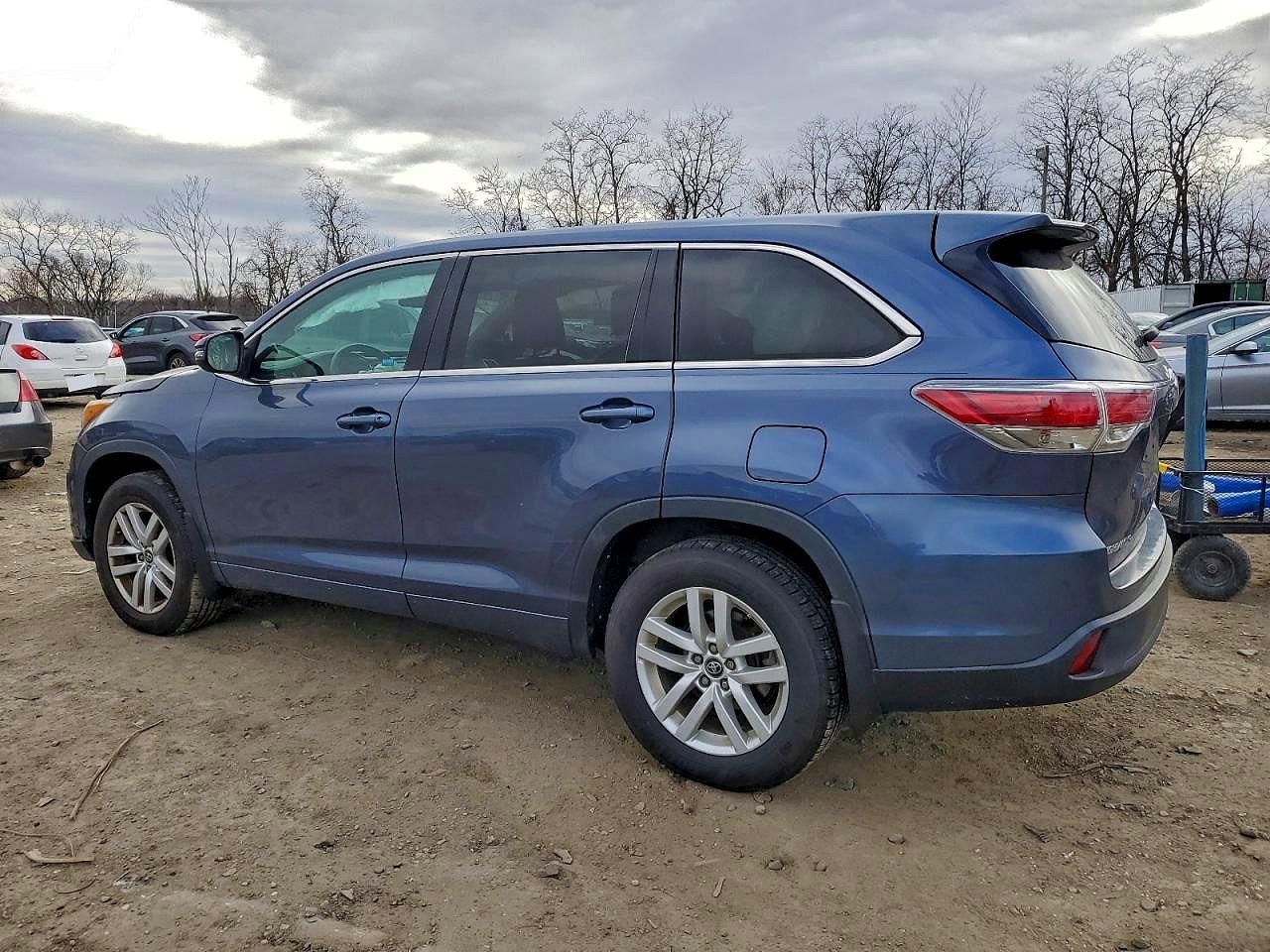 2016 Toyota Highlander le